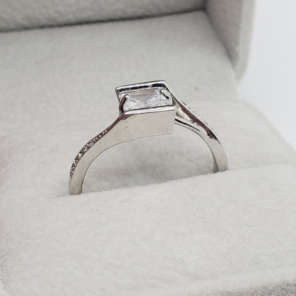 Princess Cut Ring - Picture 3 of 6